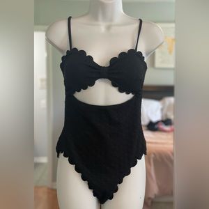 CUPSHE Black Knotted Scalloped One Piece Swimsuit, Medium